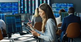 woman-computer-stock-trading-beginners