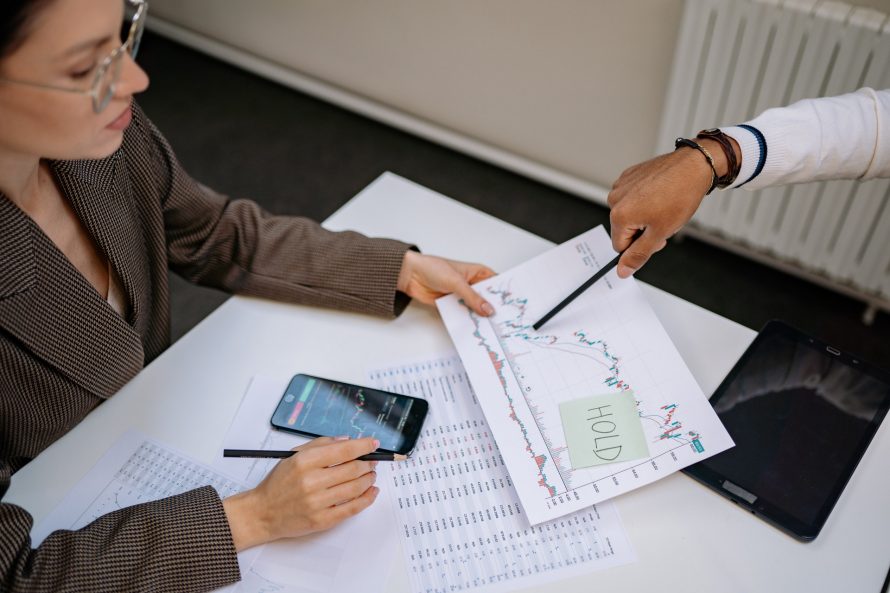 beginner-looking-at-stocks